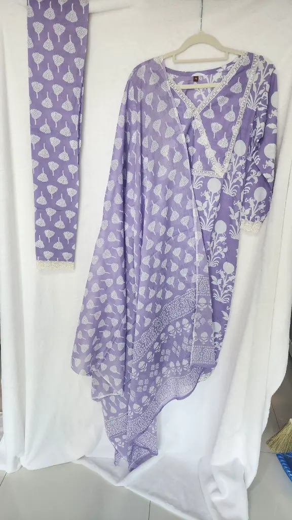 Lace with Flower Design Suit Lavender 2.webp