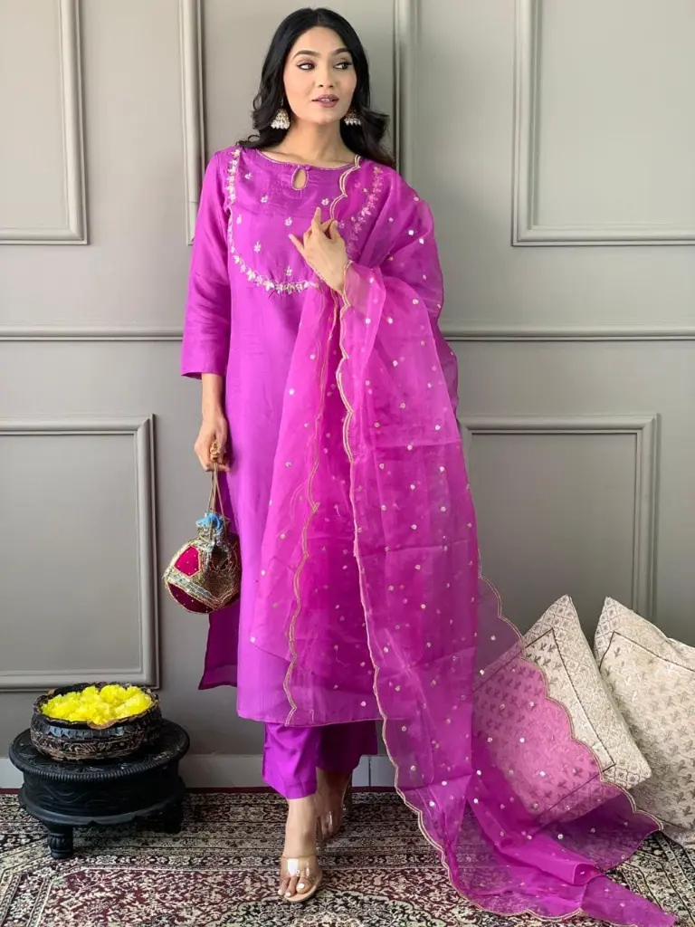 Lilac 3 pc Suit with gota patti work on Yoke with Organza Dupatta 9.webp