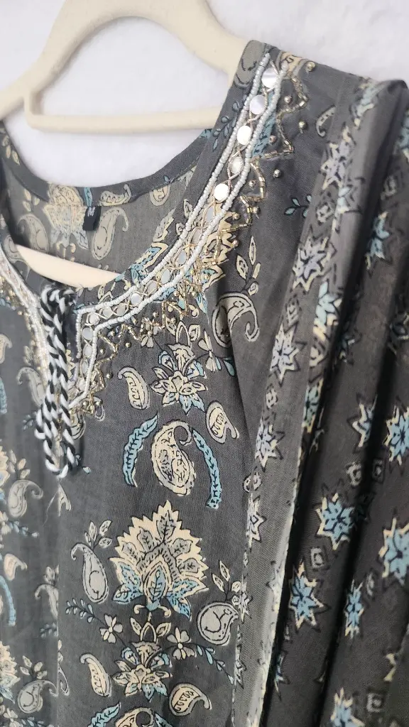 Gray Cotton Cotton Suit with flower design.webp