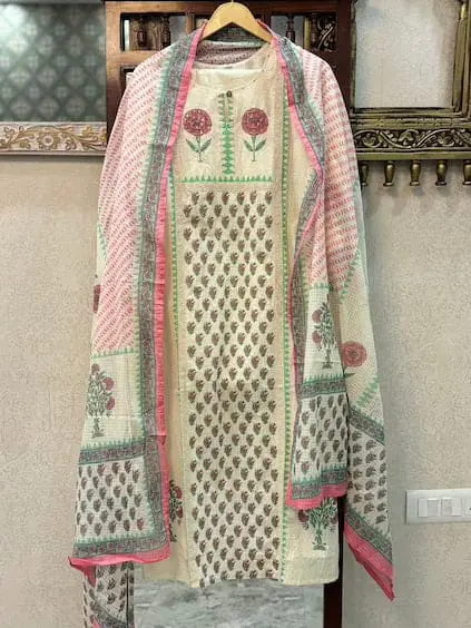 White Pink Mul Cotton Block Print.webp
