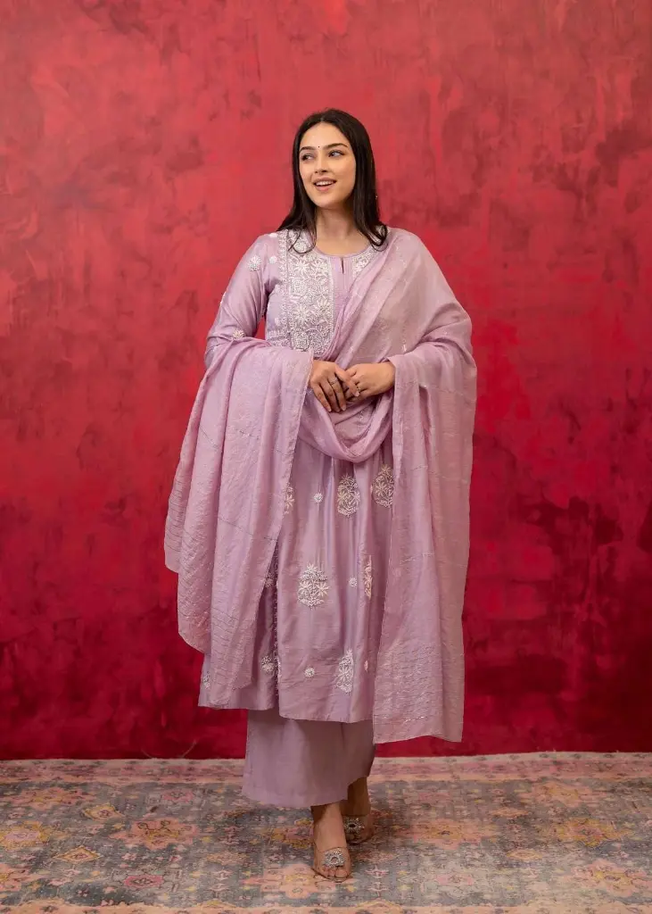 lilac Chikankari with work 3pc Set  2.webp