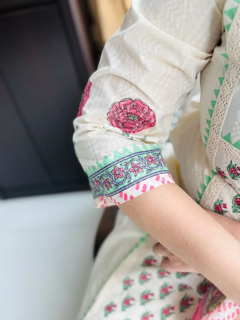 White Pink Mul Cotton Block Print-Shuddhdesi Sg 3.webp
