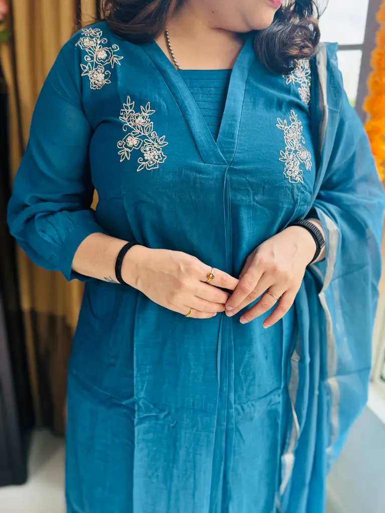 Deep Blue V Neck Mulchanderi 1.webp