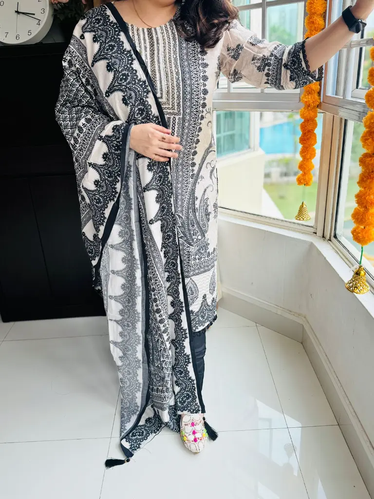 White Black Suit with cut dana and sequence work 10.webp