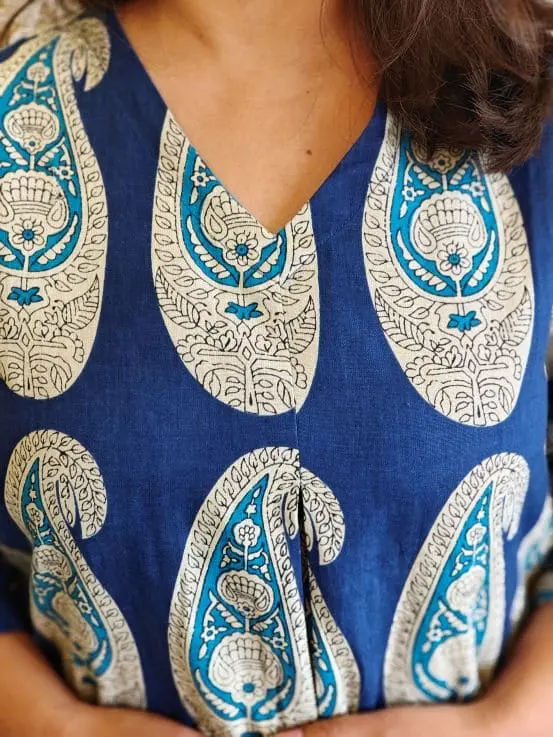 Blue Kuhiri Design Kurta Pant Set 2.webp