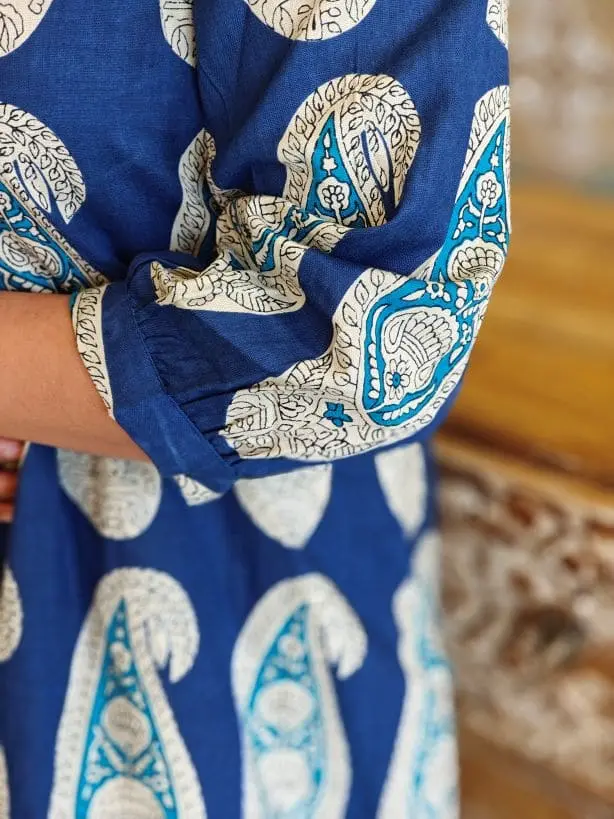 Blue Kuhiri Design Kurta Pant Set 3.webp