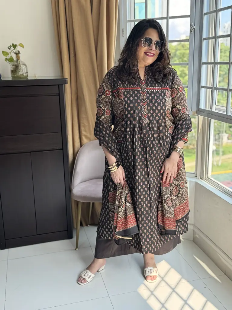 Black Anarkali Cotton with front Pockets 2.webp