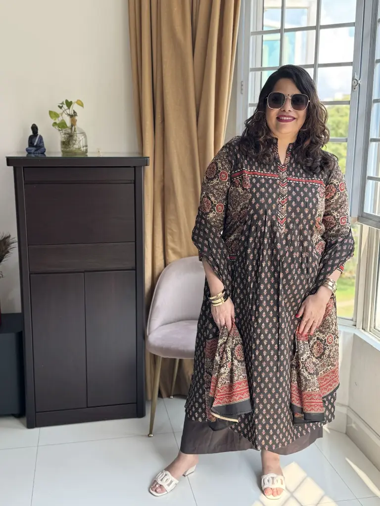 Black Anarkali Cotton with front Pockets 1.webp